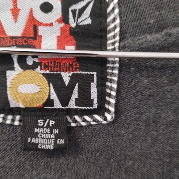 Volcom cardigan SZ: medium - Picture 2 of 10